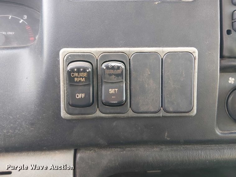 image for item EE1384 2007 Ford F650 utility / service truck