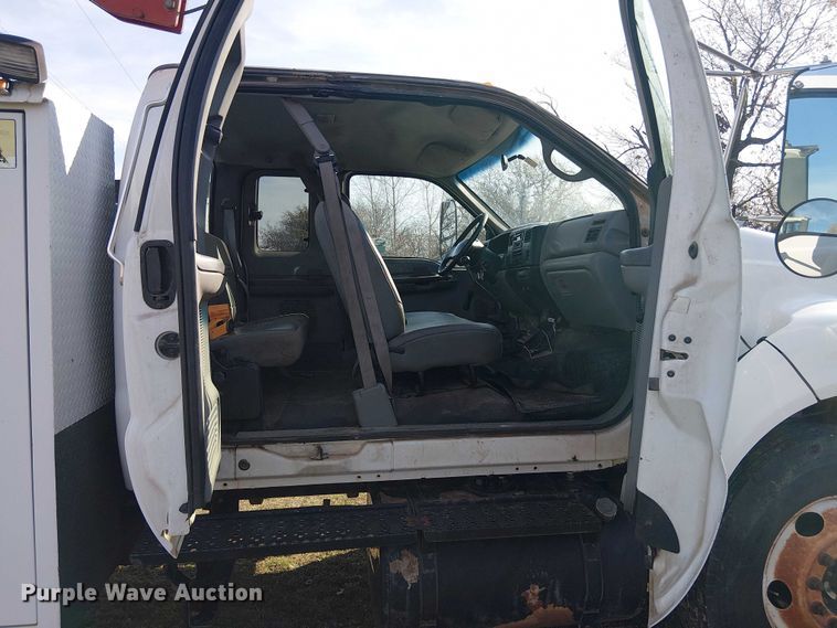 image for item EE1384 2007 Ford F650 utility / service truck