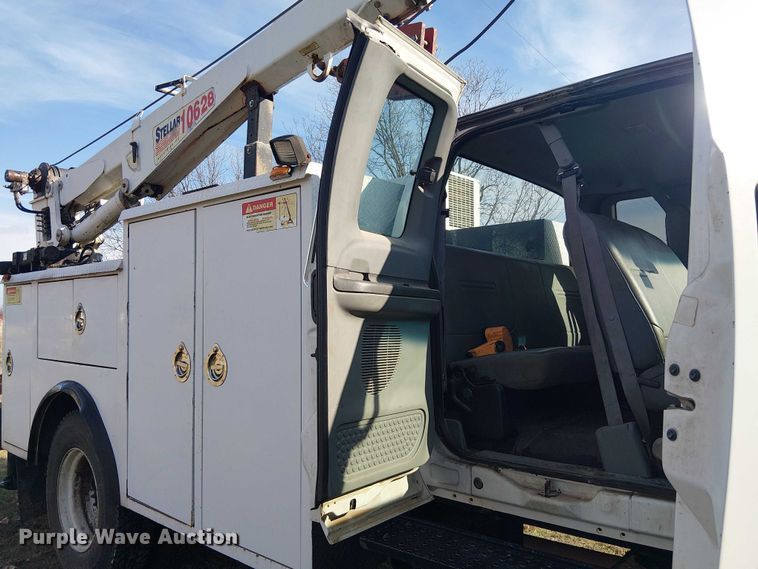 image for item EE1384 2007 Ford F650 utility / service truck
