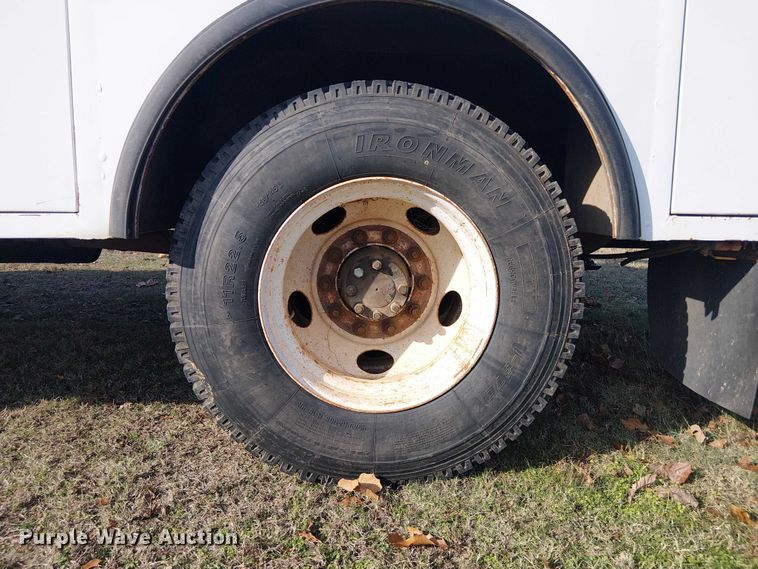 image for item EE1384 2007 Ford F650 utility / service truck