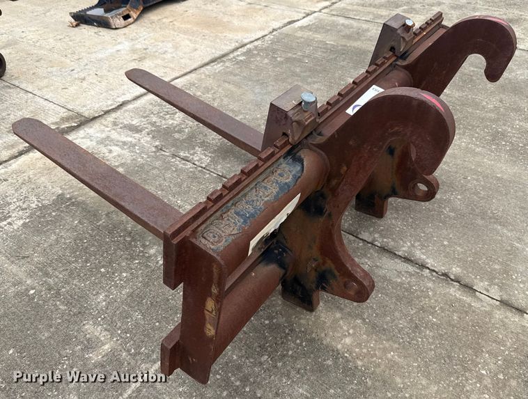 image for item EE3393 Wheel loader forks