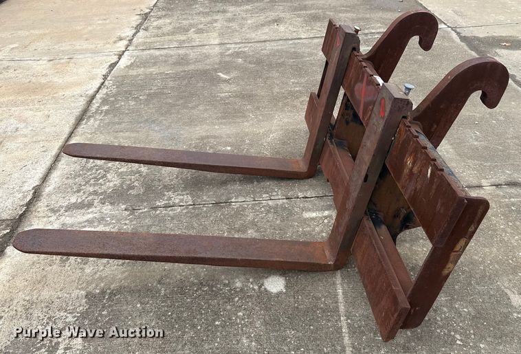 image for item EE3393 Wheel loader forks