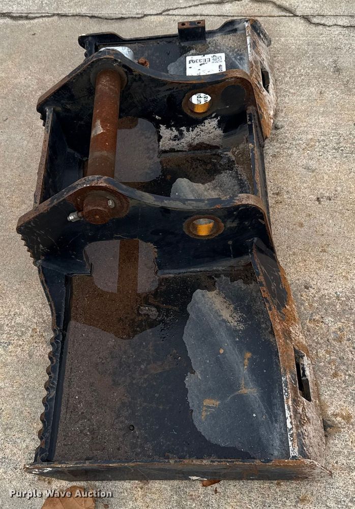 image for item EE3394 Excavator plate attachment