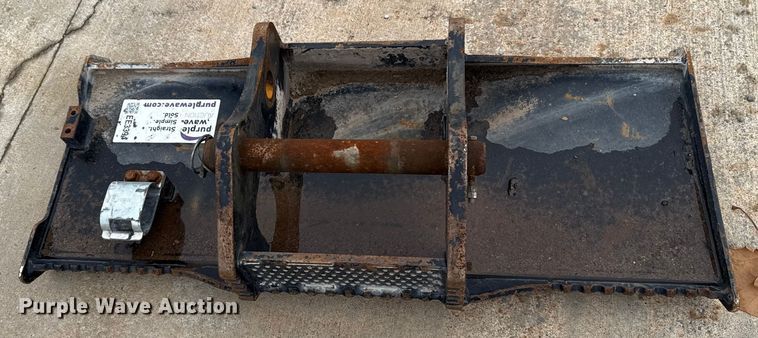 image for item EE3394 Excavator plate attachment