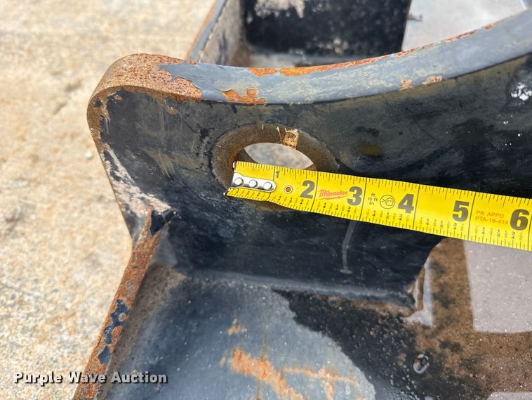 image for item EE3394 Excavator plate attachment