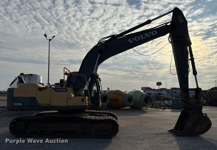 image for item EE3404 Volvo EC220DL excavator