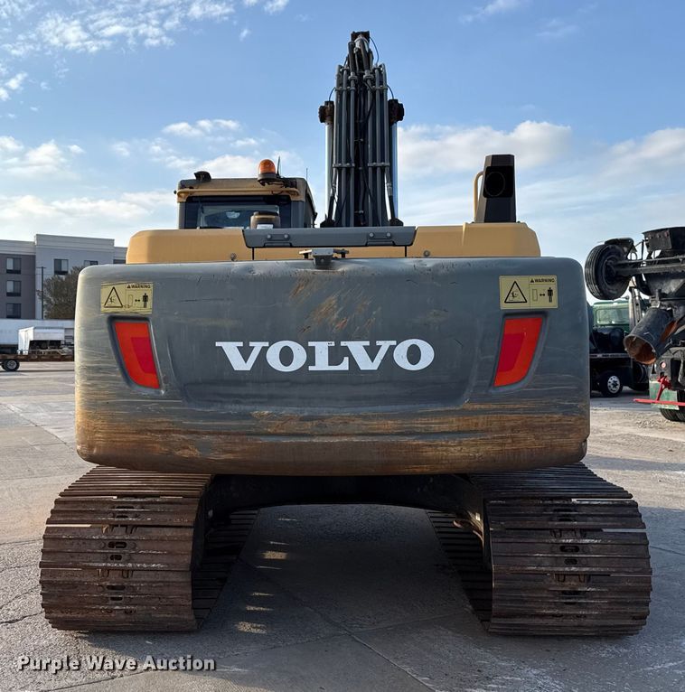 image for item EE3404 Volvo EC220DL excavator