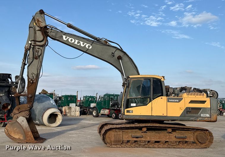 image for item EE3404 Volvo EC220DL excavator
