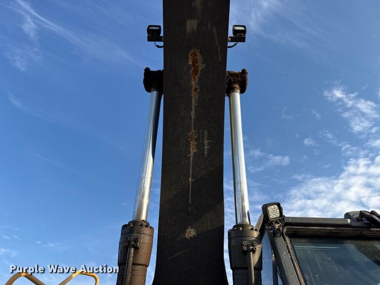 image for item EE3404 Volvo EC220DL excavator