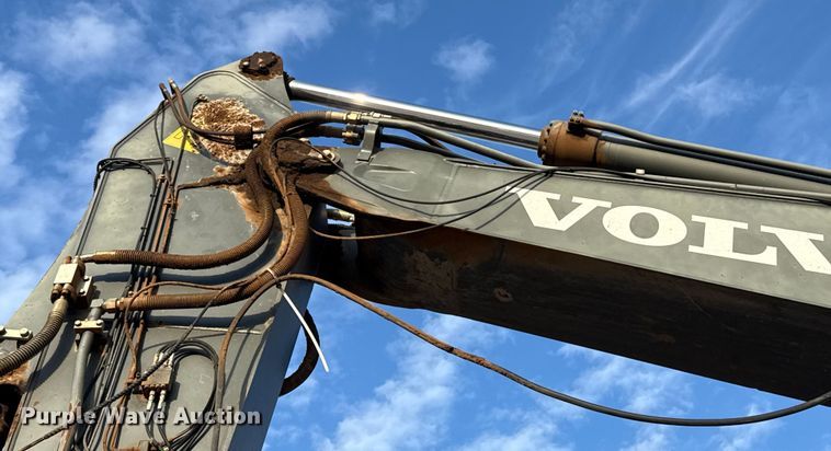 image for item EE3404 Volvo EC220DL excavator