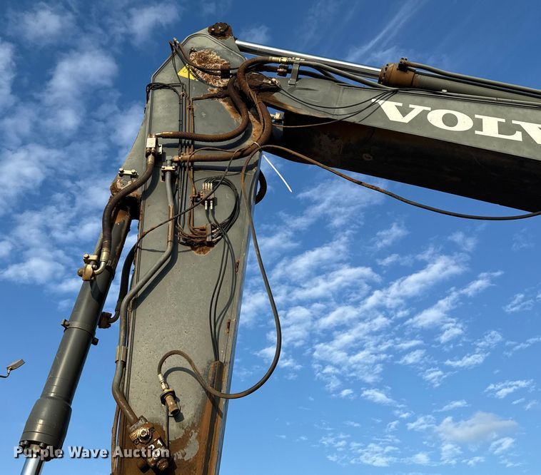 image for item EE3404 Volvo EC220DL excavator