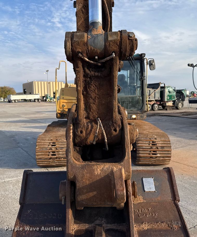 image for item EE3404 Volvo EC220DL excavator