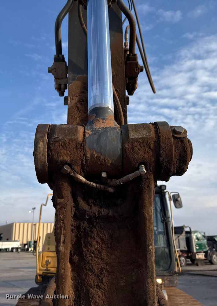 image for item EE3404 Volvo EC220DL excavator