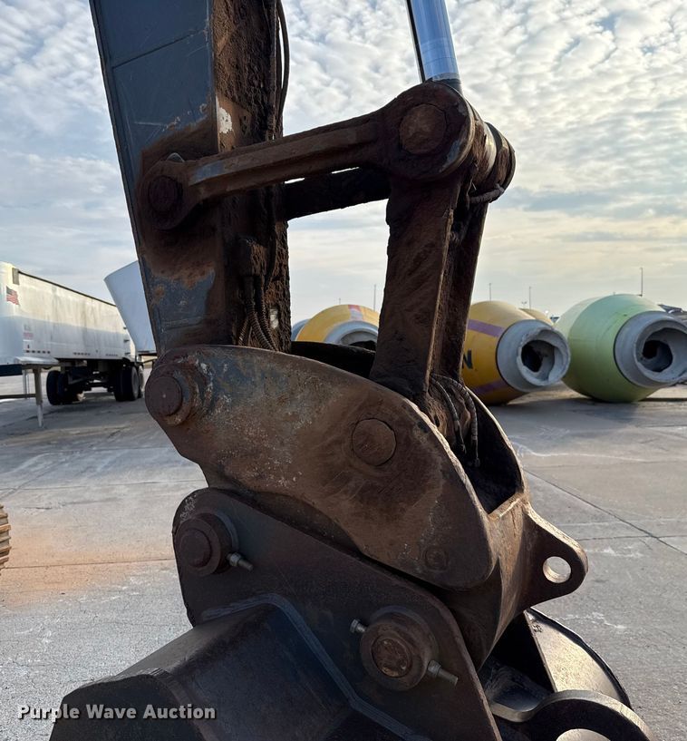 image for item EE3404 Volvo EC220DL excavator