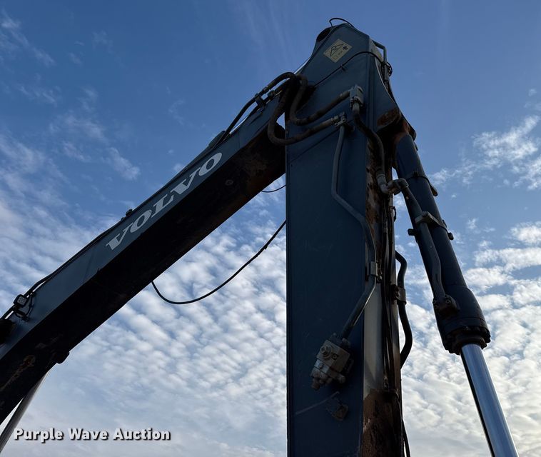 image for item EE3404 Volvo EC220DL excavator