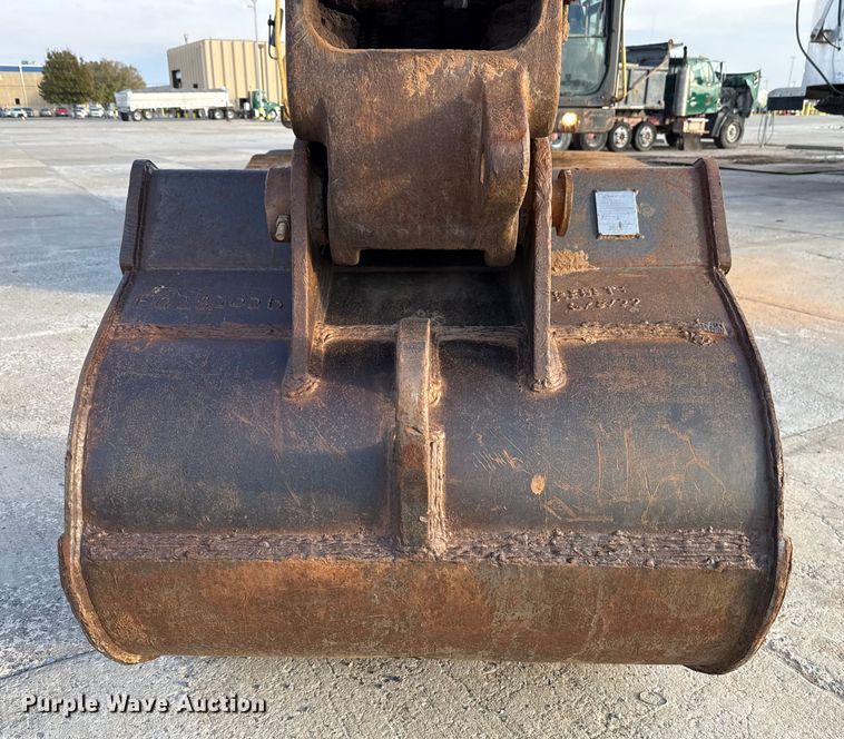 image for item EE3404 Volvo EC220DL excavator