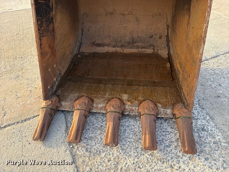 image for item EE3404 Volvo EC220DL excavator