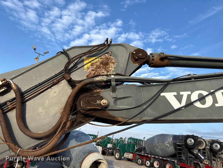 image for item EE3404 Volvo EC220DL excavator