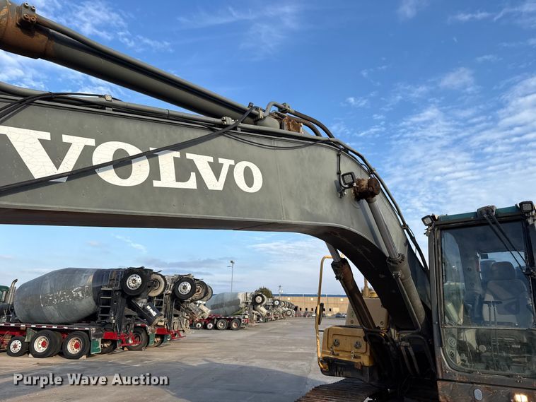 image for item EE3404 Volvo EC220DL excavator