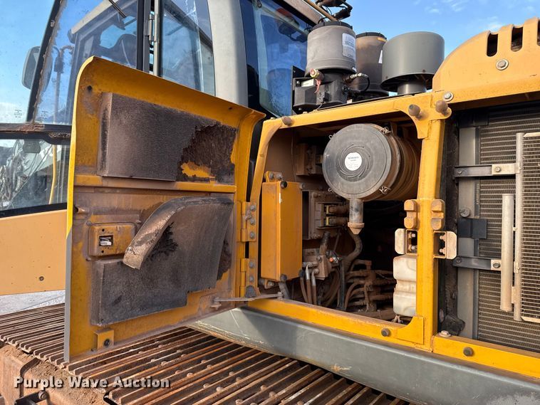 image for item EE3404 Volvo EC220DL excavator