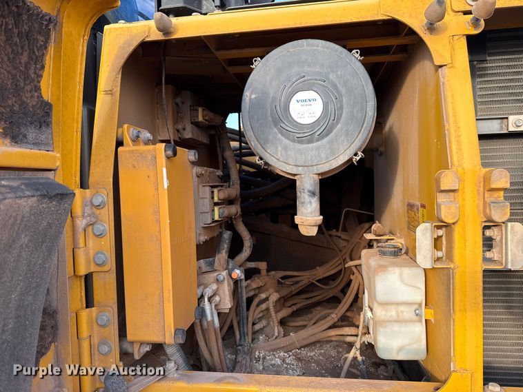 image for item EE3404 Volvo EC220DL excavator