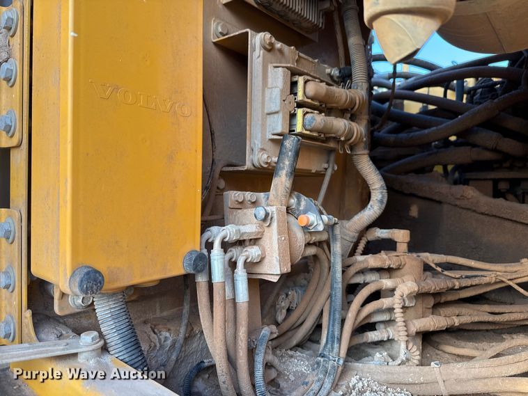 image for item EE3404 Volvo EC220DL excavator