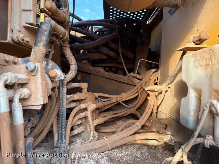 image for item EE3404 Volvo EC220DL excavator