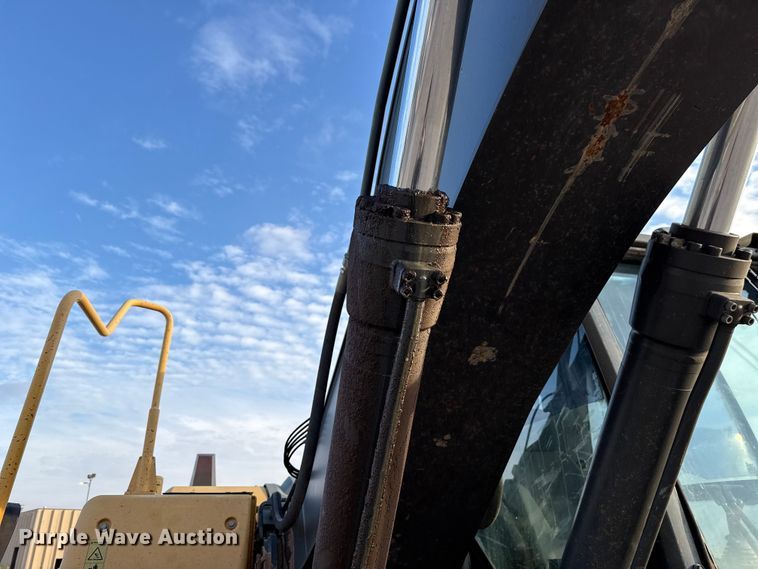 image for item EE3404 Volvo EC220DL excavator