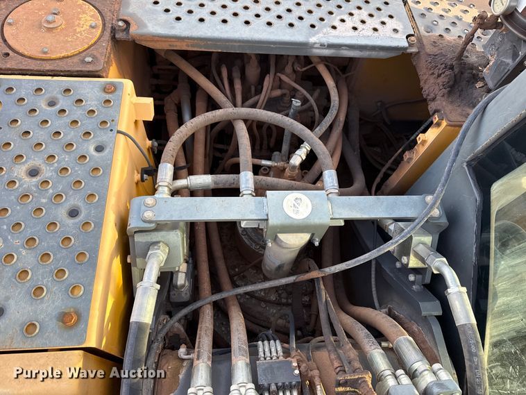 image for item EE3404 Volvo EC220DL excavator