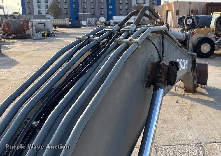 image for item EE3404 Volvo EC220DL excavator