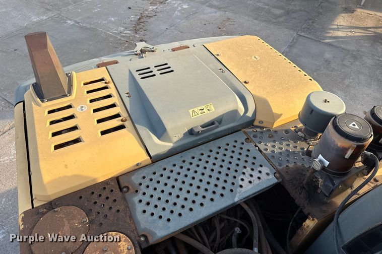 image for item EE3404 Volvo EC220DL excavator