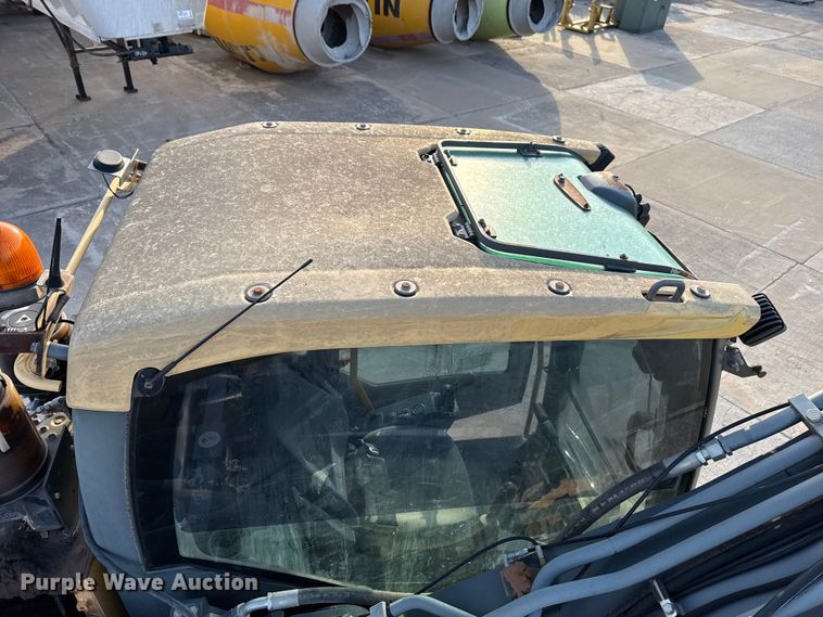 image for item EE3404 Volvo EC220DL excavator