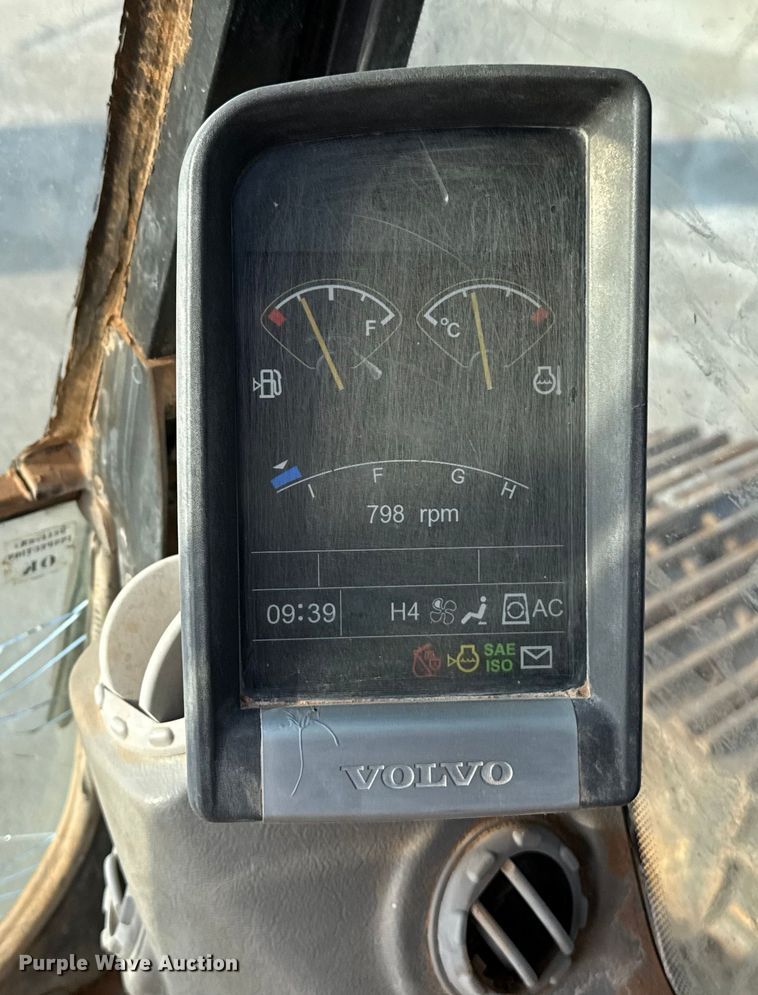 image for item EE3404 Volvo EC220DL excavator