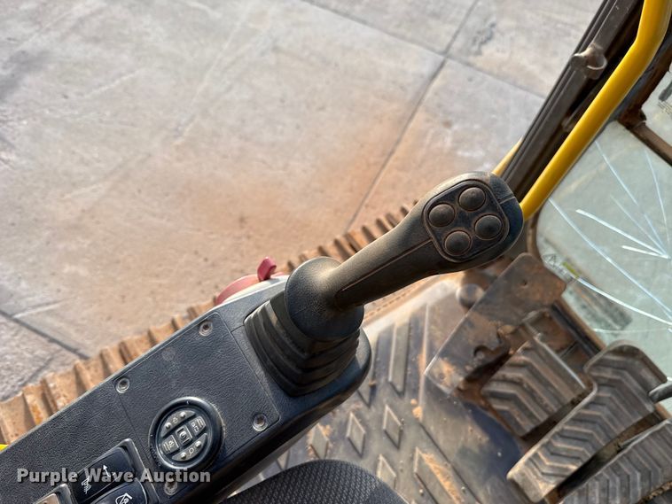 image for item EE3404 Volvo EC220DL excavator