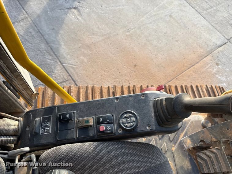 image for item EE3404 Volvo EC220DL excavator