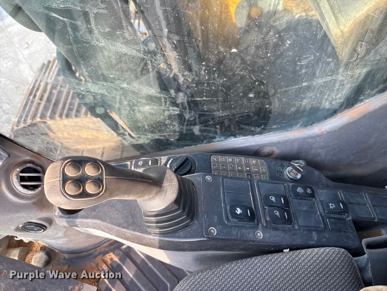 image for item EE3404 Volvo EC220DL excavator