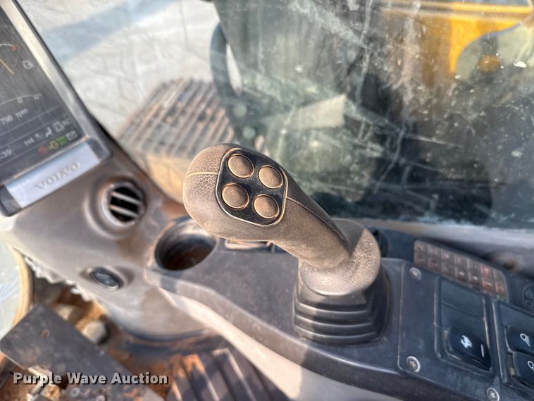 image for item EE3404 Volvo EC220DL excavator