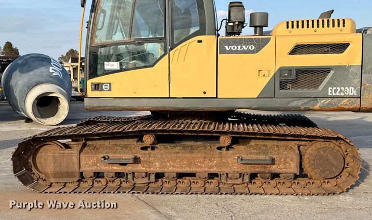 image for item EE3404 Volvo EC220DL excavator