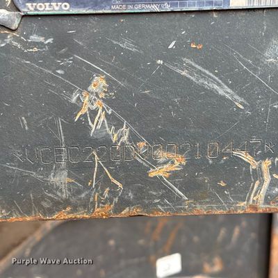 image for item EE3404 2013 Volvo EC220DL excavator