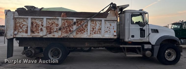 image for item EE3405 2007 Mack CTP713 dump truck