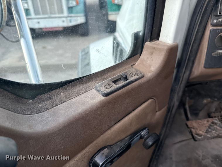 image for item EE3405 2007 Mack CTP713 dump truck