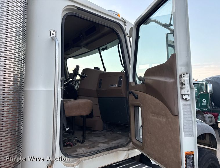 image for item EE3405 2007 Mack CTP713 dump truck