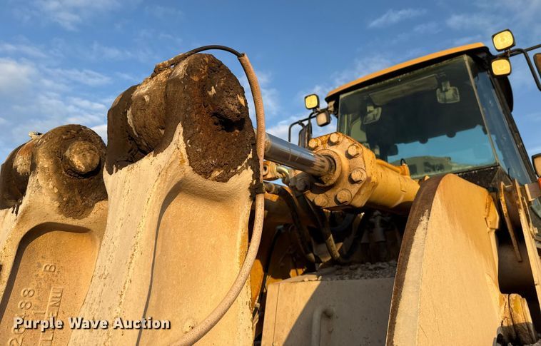 image for item EE3407 2002 Caterpillar 980G Series II wheel loader