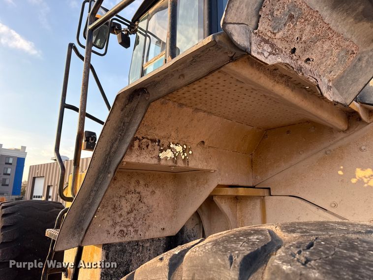 image for item EE3407 2002 Caterpillar 980G Series II wheel loader