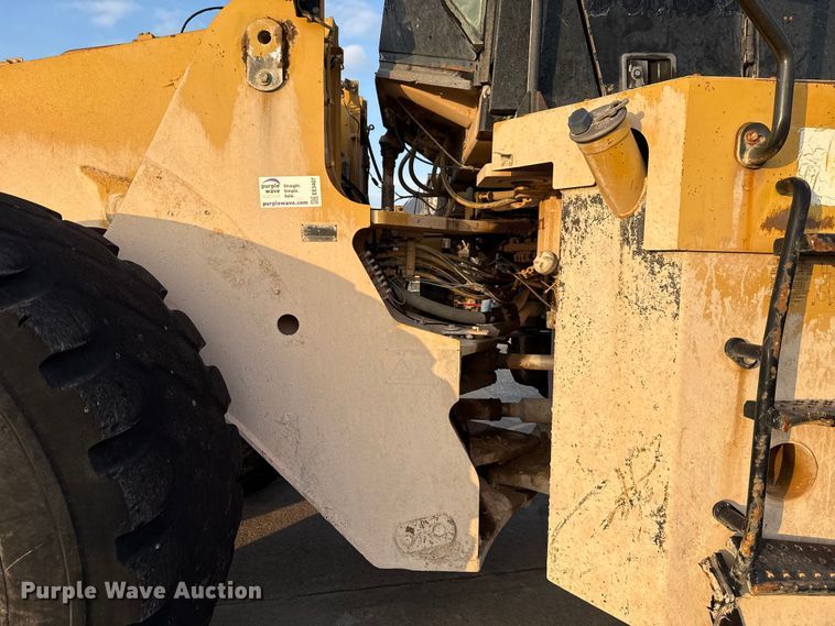 image for item EE3407 2002 Caterpillar 980G Series II wheel loader