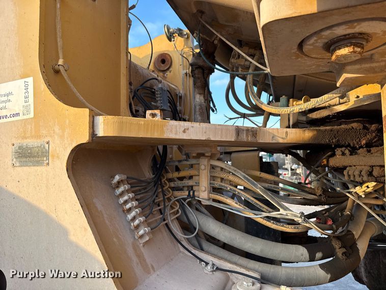 image for item EE3407 2002 Caterpillar 980G Series II wheel loader