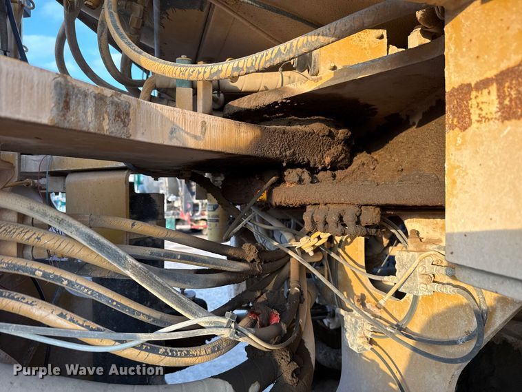 image for item EE3407 2002 Caterpillar 980G Series II wheel loader