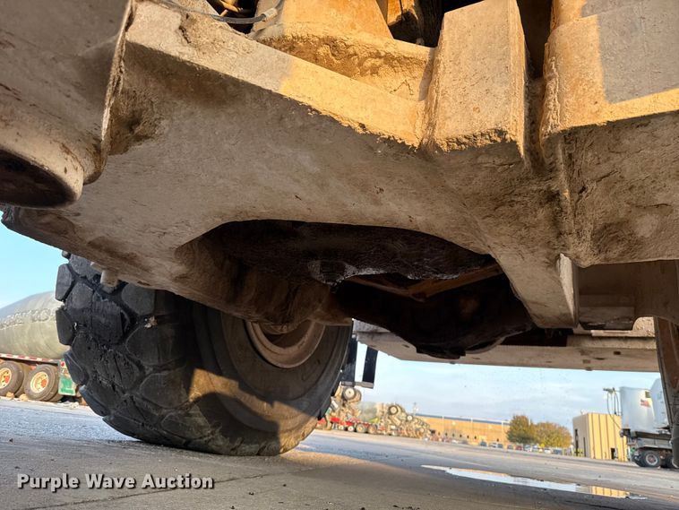 image for item EE3407 2002 Caterpillar 980G Series II wheel loader