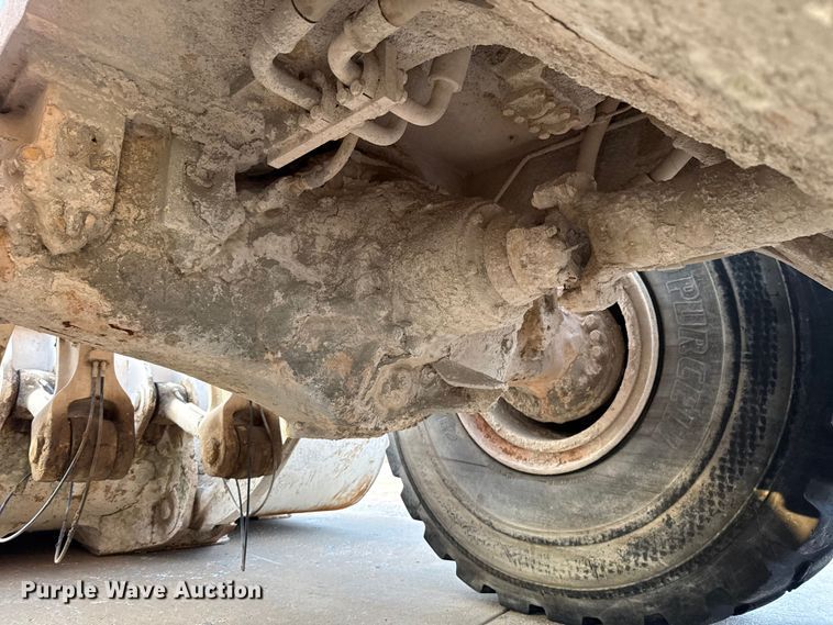 image for item EE3407 2002 Caterpillar 980G Series II wheel loader