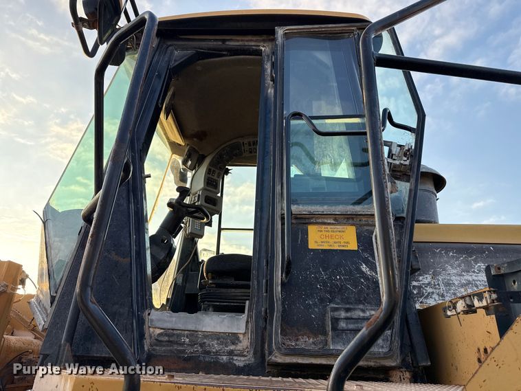 image for item EE3407 2002 Caterpillar 980G Series II wheel loader